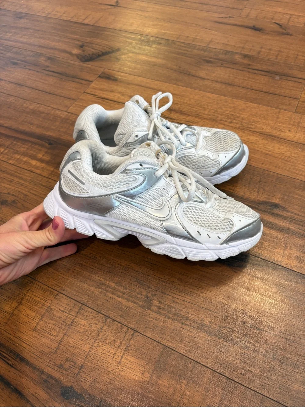 Nike V5 RNR GS White Metallic Silver Pure Platinum Kids Size 4Y Womens 5.5